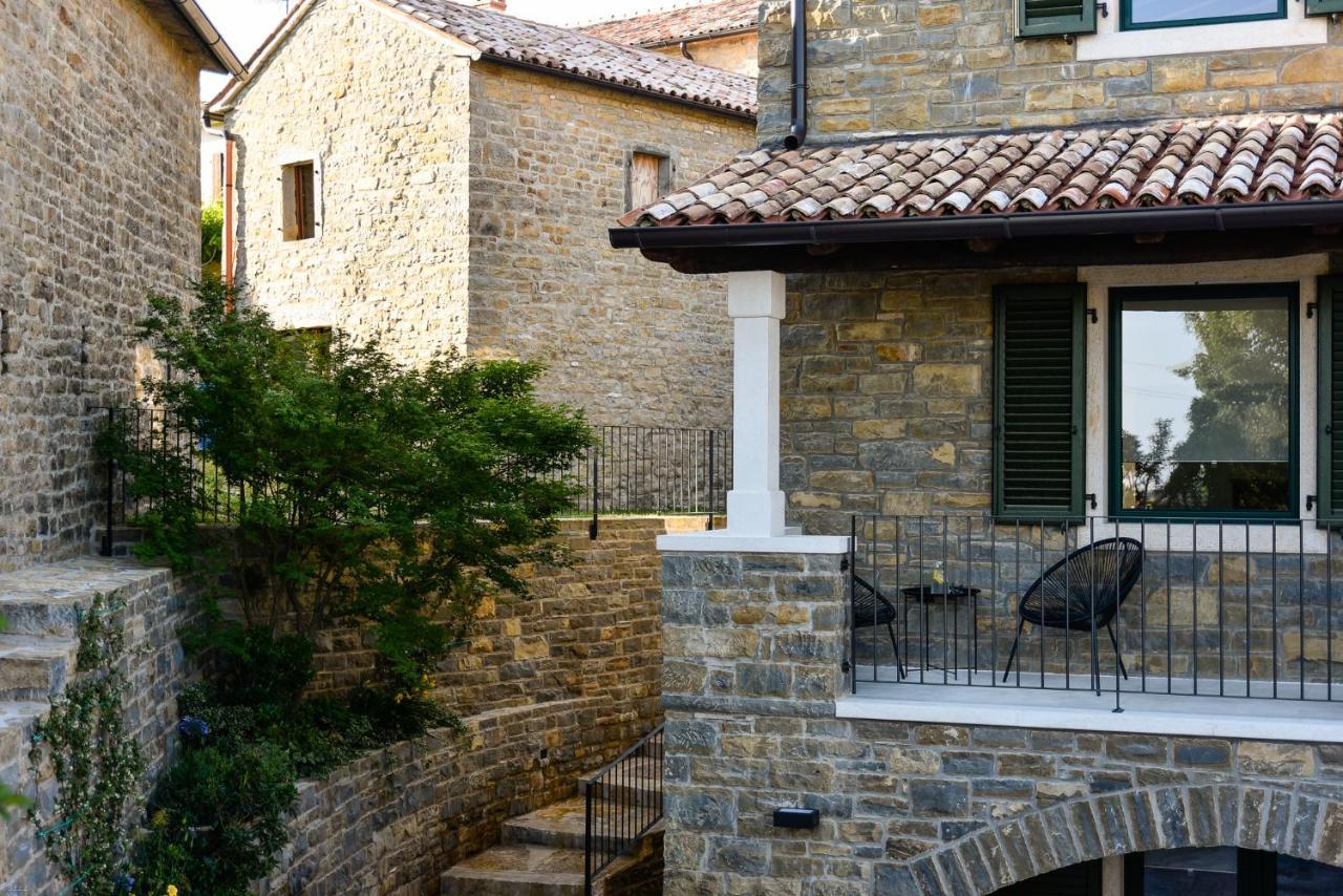 L'Abbraccio Della Quercia Apartamento Momjan Exterior foto