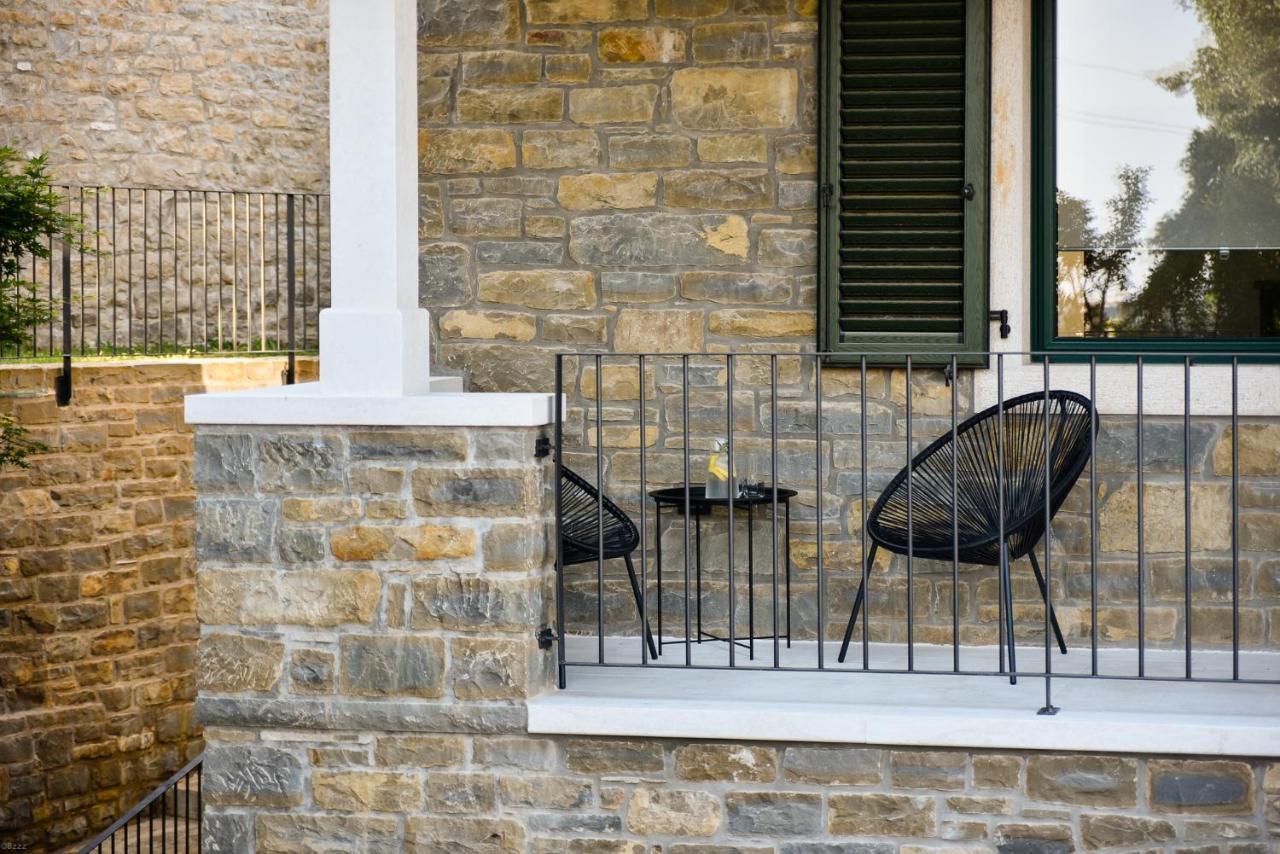 L'Abbraccio Della Quercia Apartamento Momjan Exterior foto