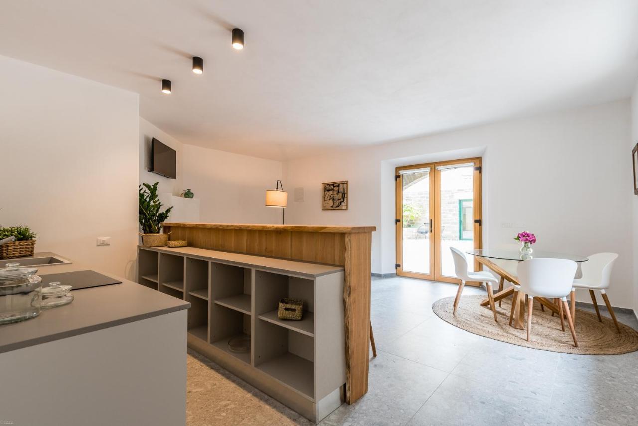 L'Abbraccio Della Quercia Apartamento Momjan Exterior foto