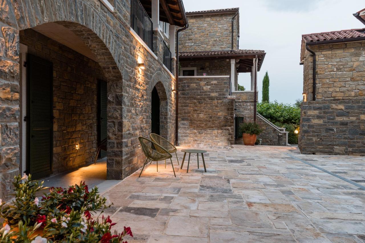 L'Abbraccio Della Quercia Apartamento Momjan Exterior foto